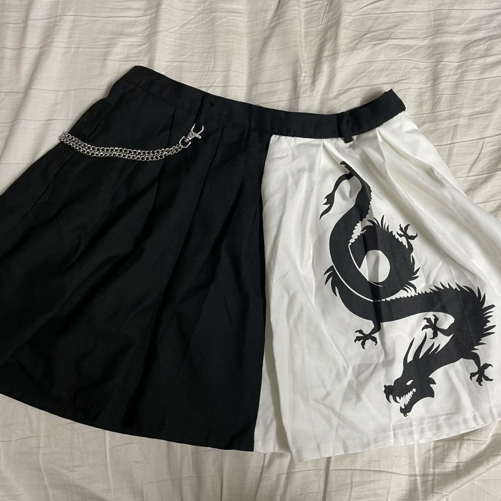 Aesthetic Split Black & White Dragon with Chain